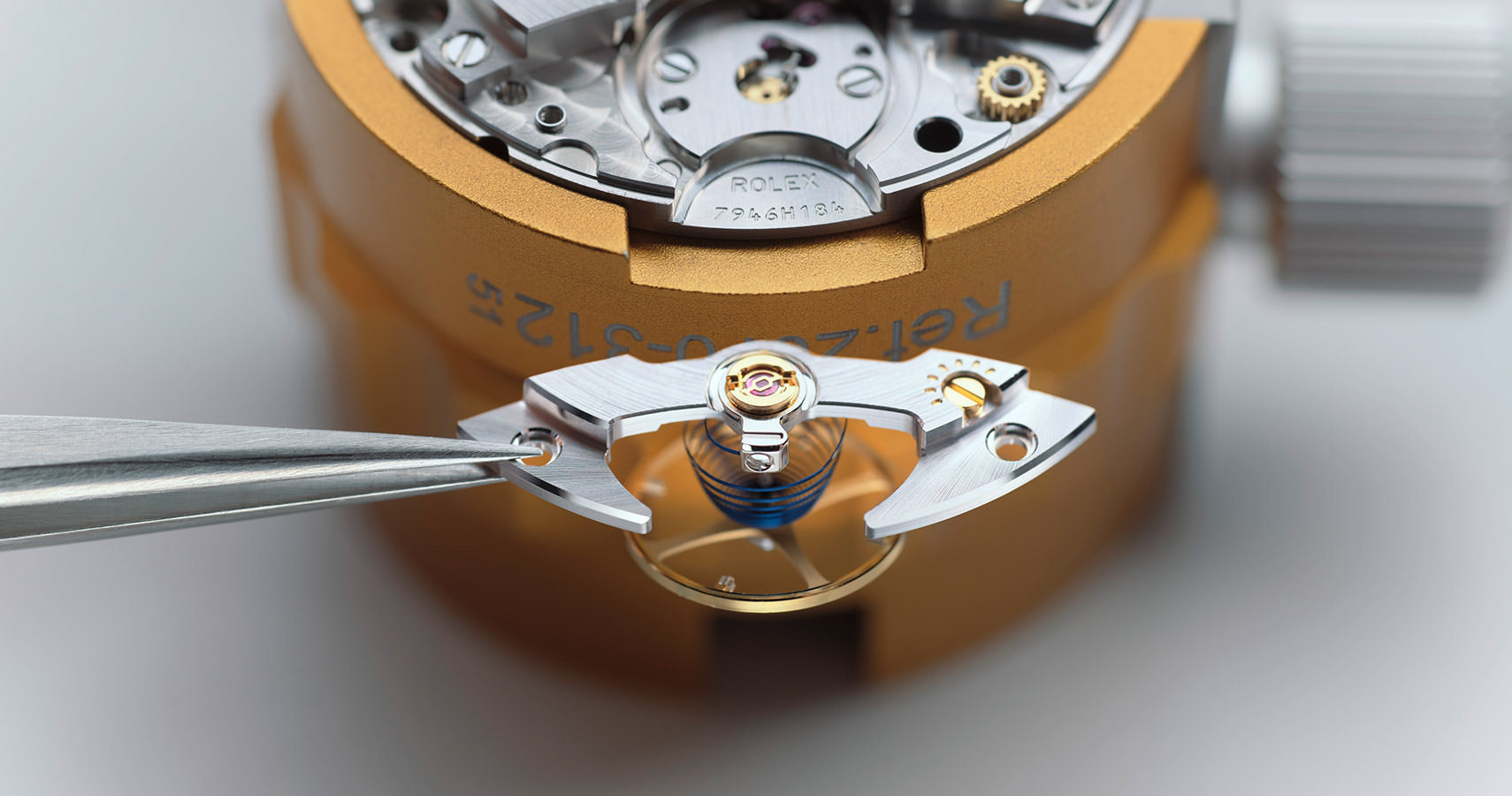 rolex servicing procedure assembly lubrication of the movement